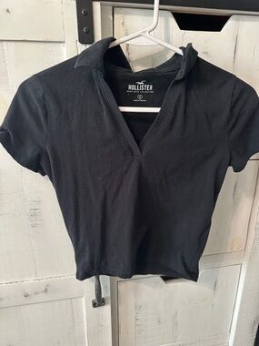 Hollister Black Short-Sleeve V-Neck Crop Polo Top